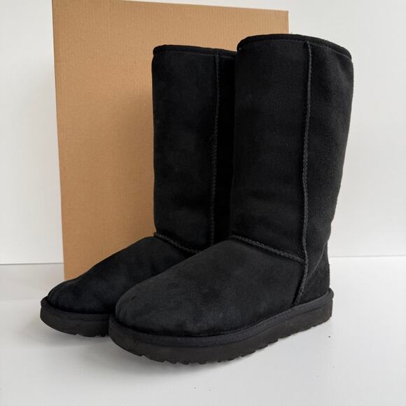 EUC • UGG Women's Classic Tall II Boot
Condition: preloved
Size: 6 - Picture 1 of 8